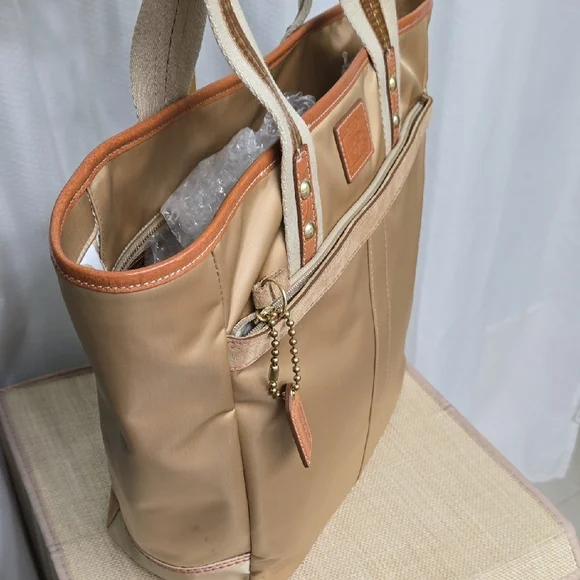 Coach Gold Tote EUC - Picture 3 of 13